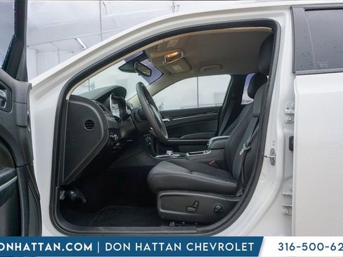 Used 2023 Chrysler 300 Touring w/ Sport Appearance Package image 3