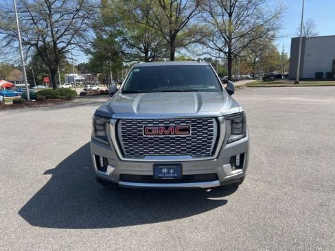 Used 2023 GMC Yukon Denali w/ Denali Reserve Package image 9