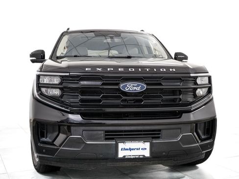 Certified 2025 Ford Expedition Active AWD/4WD image 3