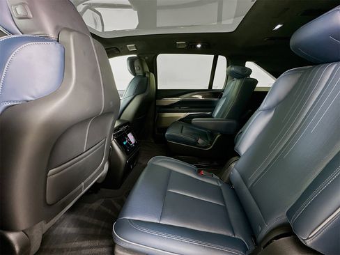 Used 2025 Cadillac Escalade IQ Sport 2 w/ LPO, ONYX Package image 27