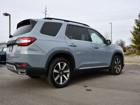 Used 2023 Honda Pilot Elite image 7