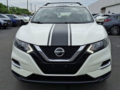 Used 2021 Nissan Rogue Sport SL AWD/4WD image 2