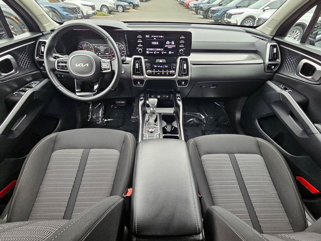 Used 2023 Kia Sorento LX AWD/4WD image 22