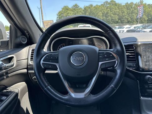 Used 2021 Jeep Grand Cherokee Laredo X image 24