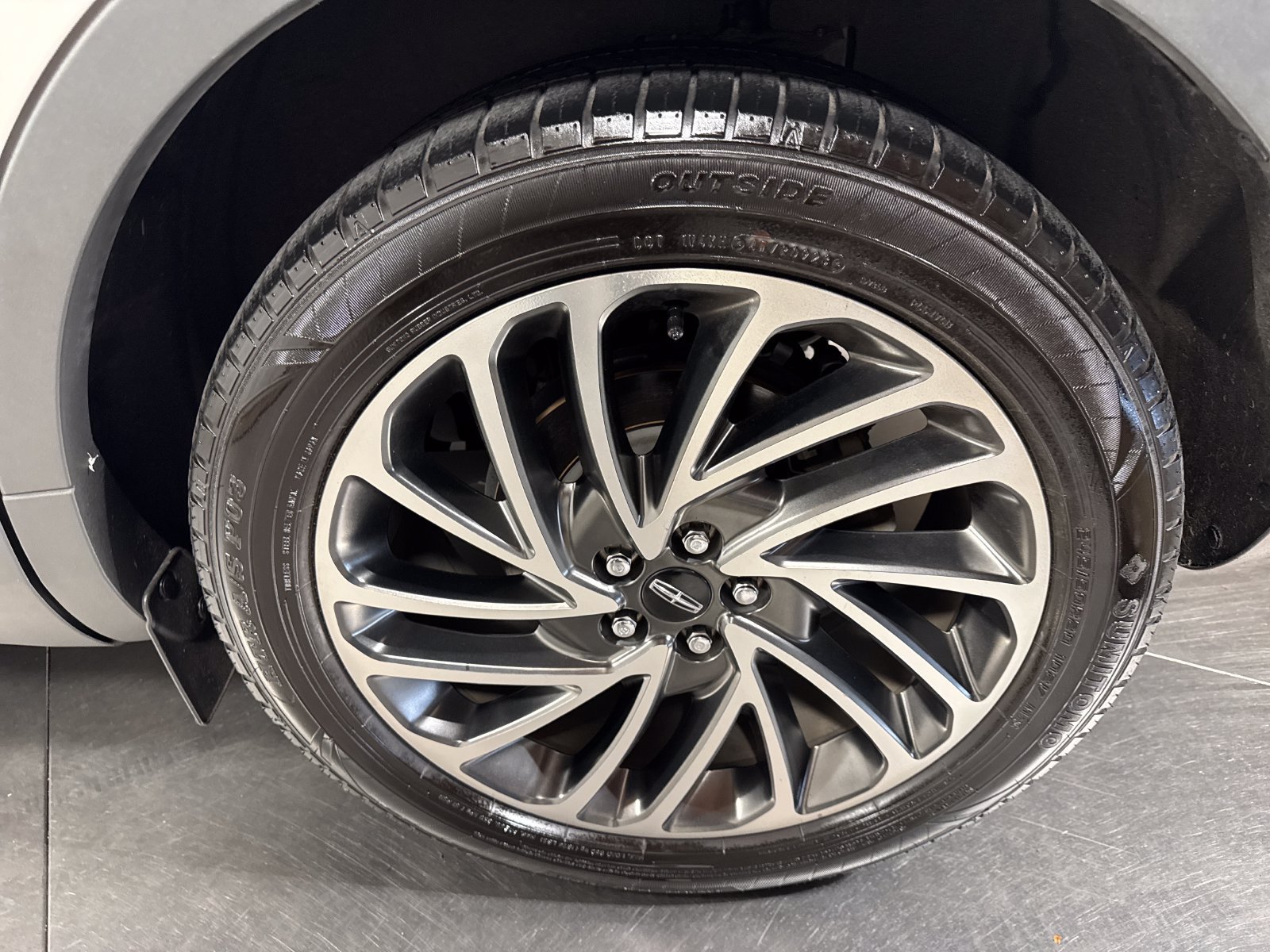 Used 2019 Lincoln Nautilus Reserve AWD/4WD image 12