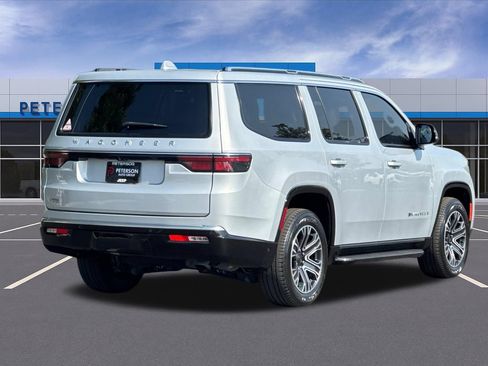 Used 2023 Jeep Wagoneer 4WD w/ Premium Group I image 4