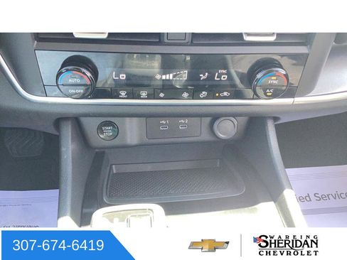 Used 2025 Nissan Rogue SV AWD/4WD image 12