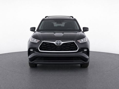 Used 2023 Toyota Highlander LE AWD/4WD image 5