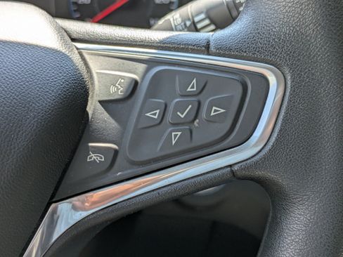 Used 2018 Chevrolet Equinox LS FWD image 32