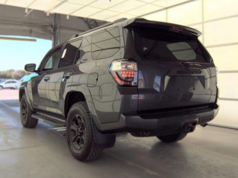 Used 2016 Toyota 4Runner SR5 AWD/4WD image 5