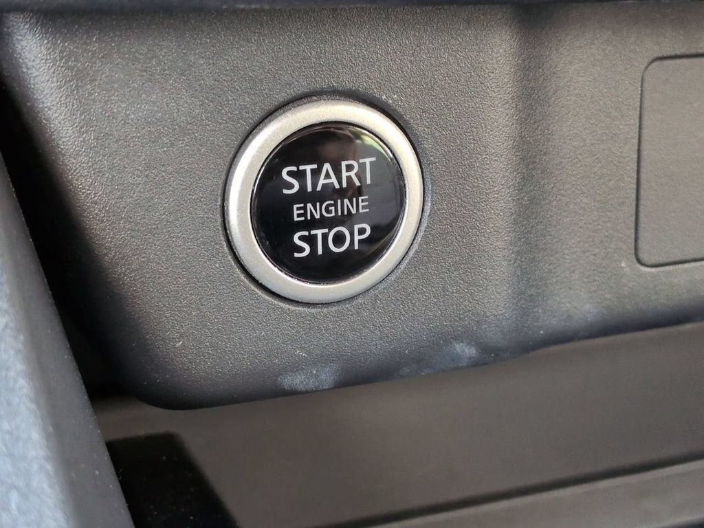 Certified 2023 Nissan Rogue SV FWD image 26