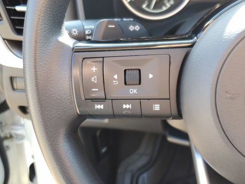 Used 2023 Nissan Rogue SV AWD/4WD image 21