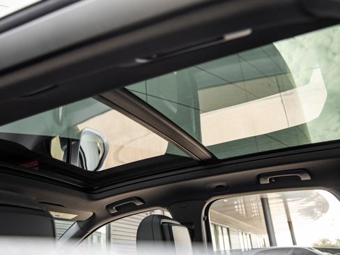 Certified 2026 Porsche Cayenne AWD/4WD image 27