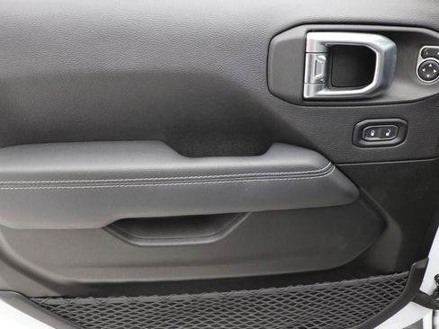 Used 2023 Jeep Wrangler Unlimited Sahara w/ Cold Weather Group image 17