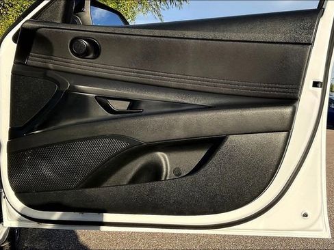 Certified 2025 Hyundai Elantra Sport image 24