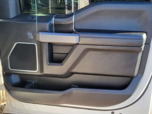Used 2019 Ford F150 Platinum w/ Equipment Group 701A Luxury AWD/4WD image 17
