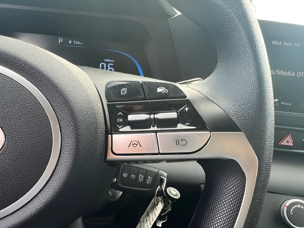 Certified 2026 Hyundai Elantra SE FWD image 22