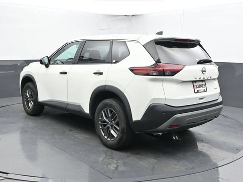 Used 2023 Nissan Rogue S AWD/4WD image 10