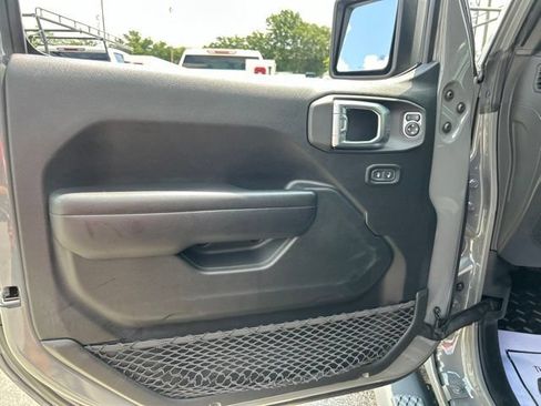 Used 2021 Jeep Gladiator Mojave AWD/4WD image 11