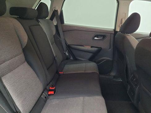 Used 2022 Nissan Rogue SV FWD image 19