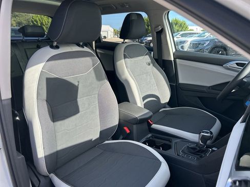 New 2026 Volkswagen Taos SE image 44