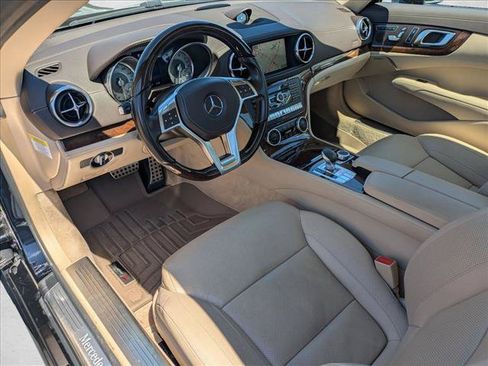 Used 2014 Mercedes-Benz SL 550 image 17
