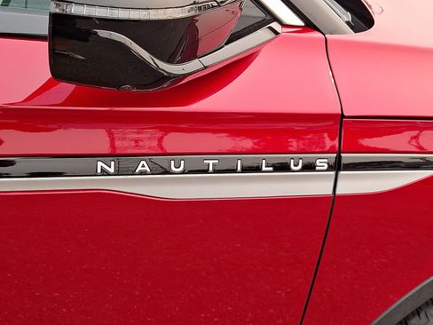 Used 2025 Lincoln Nautilus Premier w/ Equipment Group 102A AWD/4WD image 30