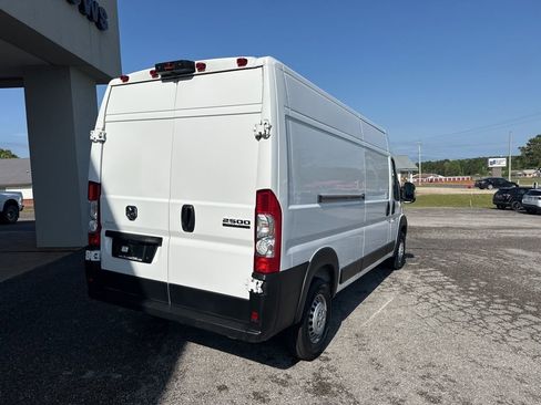 Used 2025 RAM ProMaster 2500 w/ Convenience Group FWD image 7