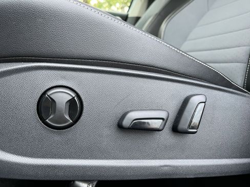 Used 2025 Volkswagen Jetta SE image 23