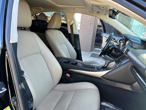 Used 2019 Lexus IS 300 image 14