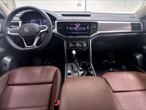 Used 2023 Volkswagen Atlas SE w/ Black Wheel Package FWD image 10