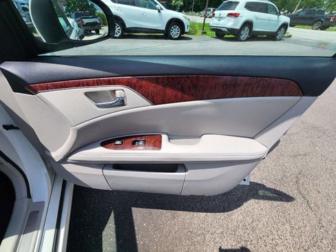 Used 2012 Toyota Avalon image 33