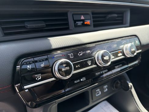 Used 2025 Honda Pilot Black Edition image 20