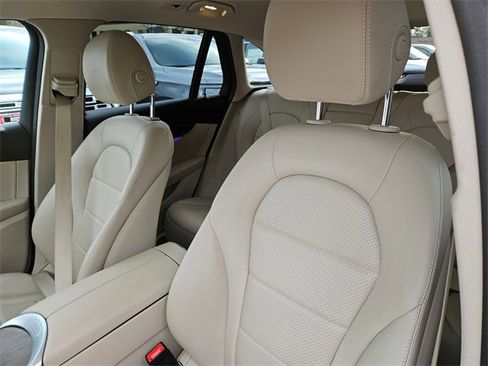 Used 2022 Mercedes-Benz GLC 300 4MATIC image 13