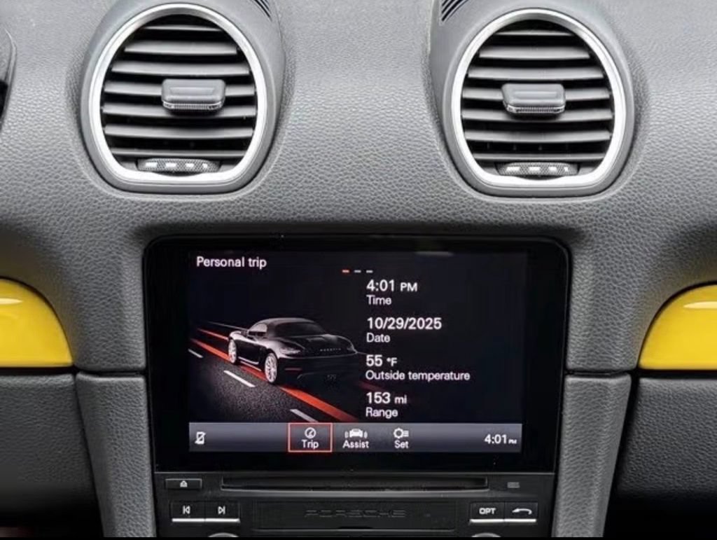 Used 2021 Porsche 718 Boxster S RWD image 22