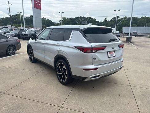 Used 2024 Mitsubishi Outlander SE FWD image 5