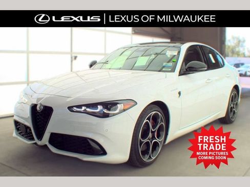 Used 2024 Alfa Romeo Giulia Veloce AWD/4WD image 1