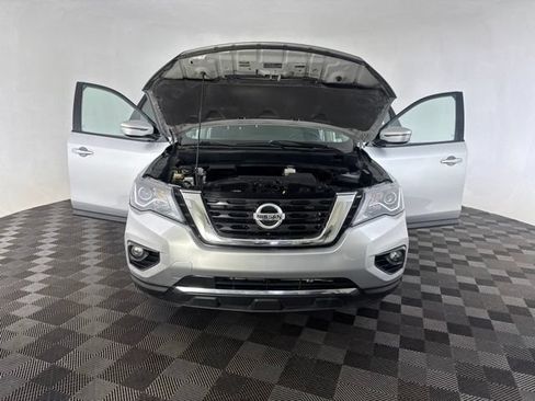 Used 2019 Nissan Pathfinder SV AWD/4WD image 11