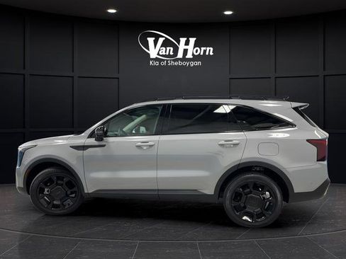 Used 2025 Kia Sorento SX AWD/4WD image 4