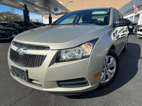 Used 2014 Chevrolet Cruze LS image 1