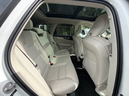 Used 2024 Volvo XC60 B5 Core w/ Protection Package Premier AWD/4WD image 21