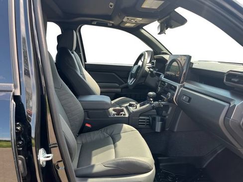 Used 2025 Toyota 4Runner TRD Off-Road Premium w/ Tow Technology Package AWD/4WD image 17