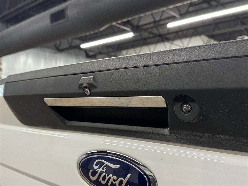 Used 2022 Ford F250 Lariat w/ Lariat Ultimate Package AWD/4WD image 12