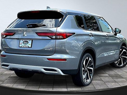 Used 2023 Mitsubishi Outlander SE image 4