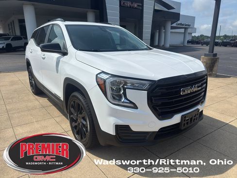 Certified 2024 GMC Terrain SLE w/ Driver Convenience Package AWD/4WD image 1