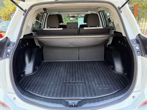 Used 2018 Toyota RAV4 XLE w/ All Weather Liner Package FWD image 17