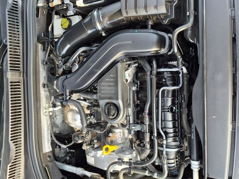 Used 2025 Volkswagen Jetta SE FWD image 35