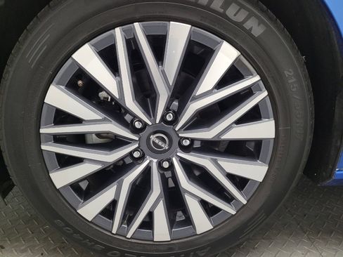 Used 2025 Nissan Altima 2.5 SV FWD image 31