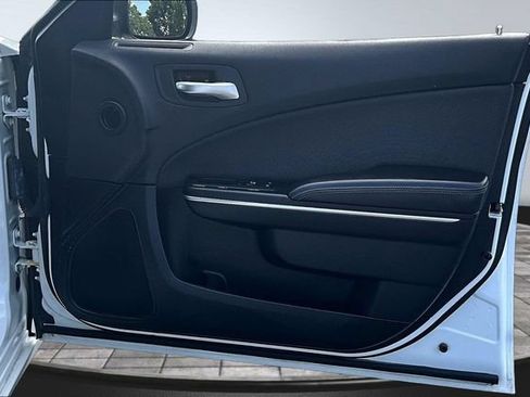 Used 2018 Dodge Charger SXT RWD image 27