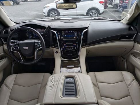 Used 2018 Cadillac Escalade Premium Luxury image 14